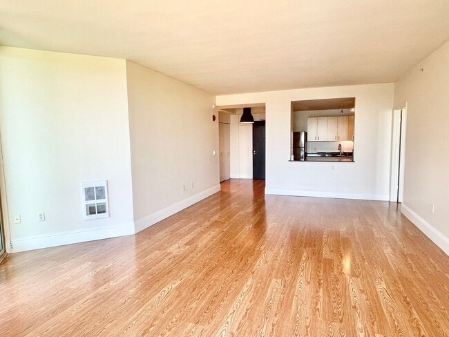 Building Photo - 2BR/2BA Remodeled Condo in the Towers! NEW...