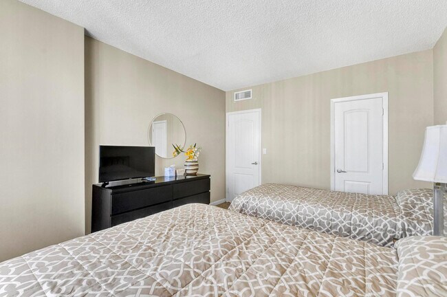 Building Photo - 1985 S Ocean Dr