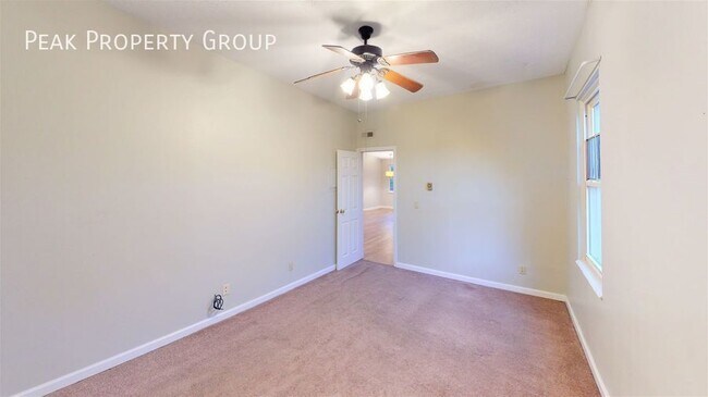 Building Photo - 2667 Bellevue Ave