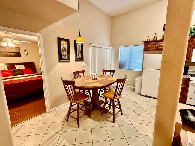 Building Photo - 10685 Calle Raquel