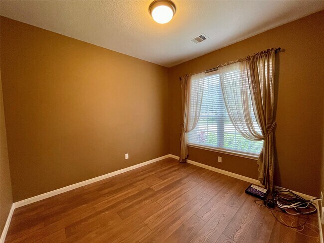 Building Photo - 2035 Borthwick Ln