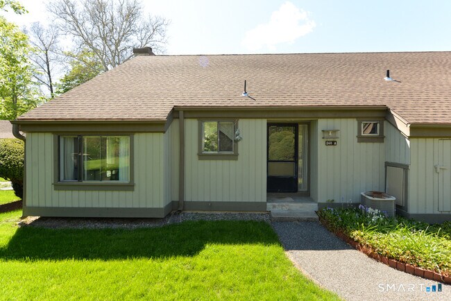 Building Photo - 548 Heritage Vlg