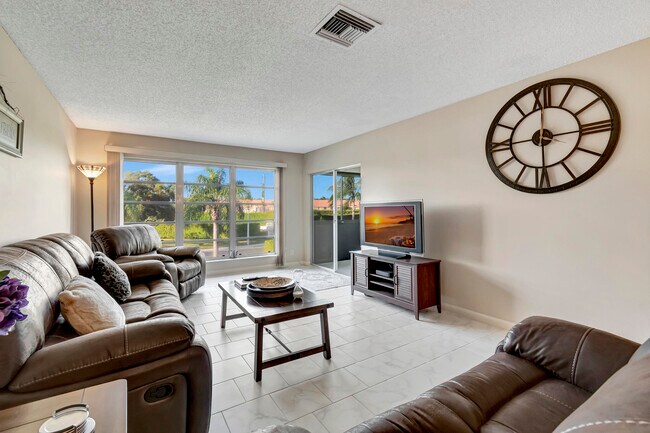 Building Photo - 5943 Areca Palm Ct