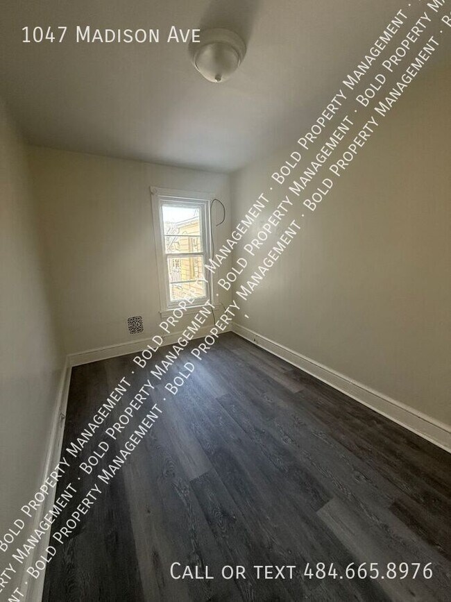 Building Photo - 1047 Madison Ave