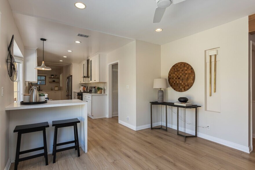 Building Photo - 3544 Gardenia Ave