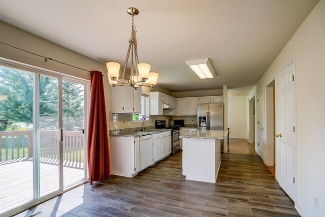 Building Photo - 1237 Jasmine Dr