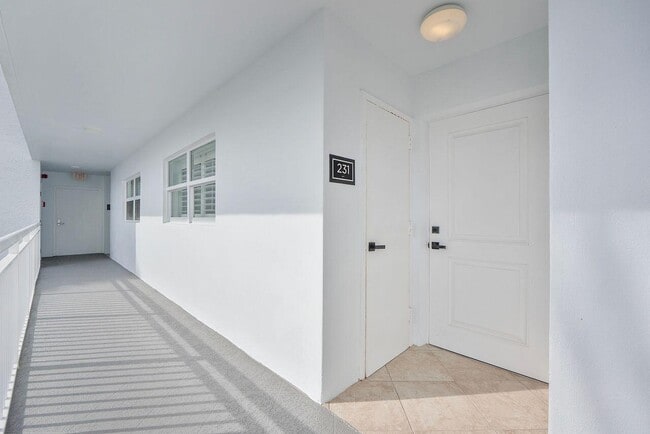 Building Photo - 3310 S Ocean Blvd