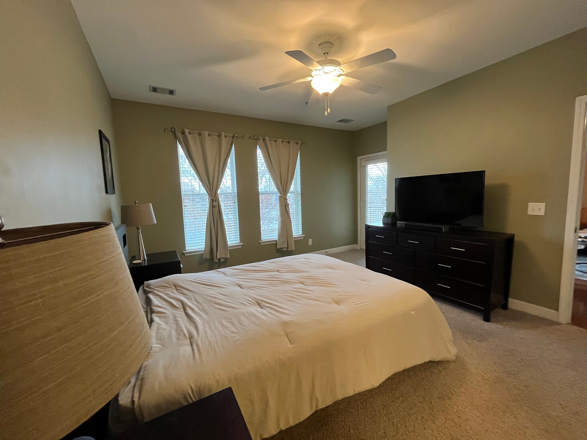 Building Photo - 2310 Elliott Ave