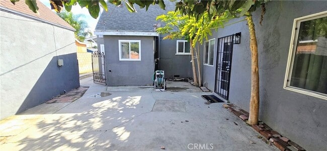 Building Photo - 5747 Jefferson Ave