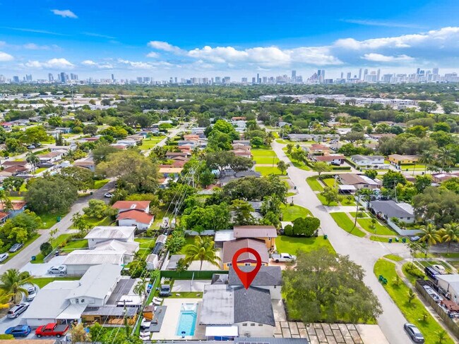 Building Photo - 1255 NE 199th St