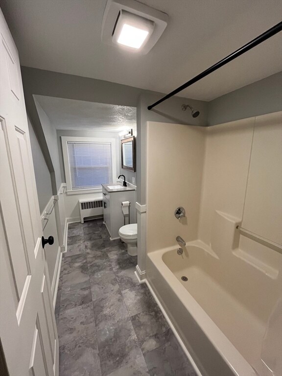 Building Photo - 142 Elm St