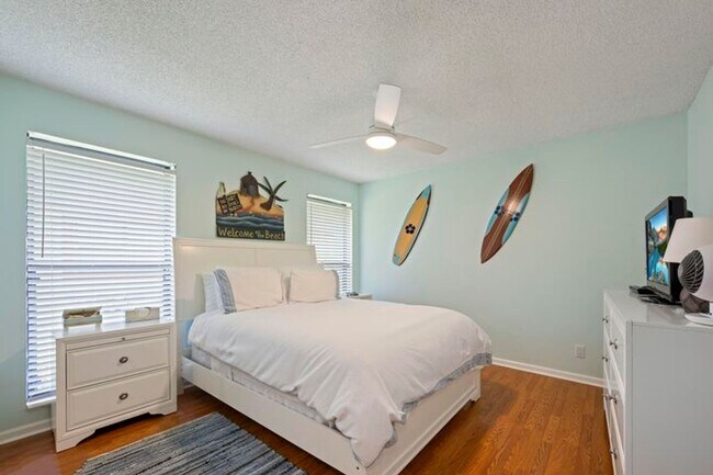 Building Photo - 756 Juniper Pl