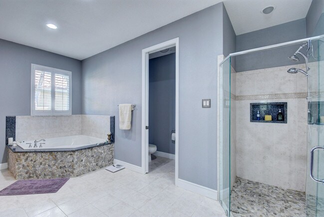 Building Photo - 1501 Stonehaven Estates Dr