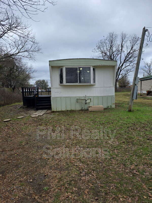 Primary Photo - 300 Elberta Ave