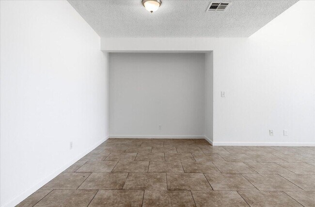 Building Photo - 31601 Avenida Maravilla