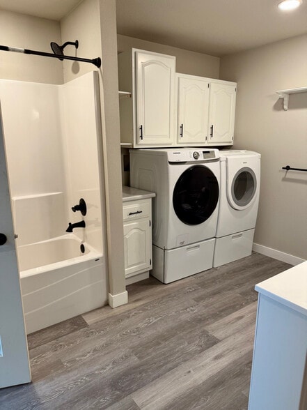 Building Photo - 460 NE 200th Rd