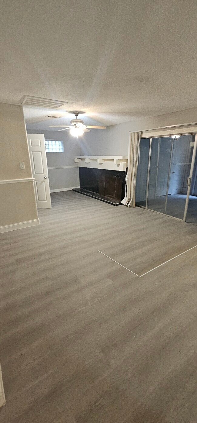 Building Photo - 7711 Del Glen Ln