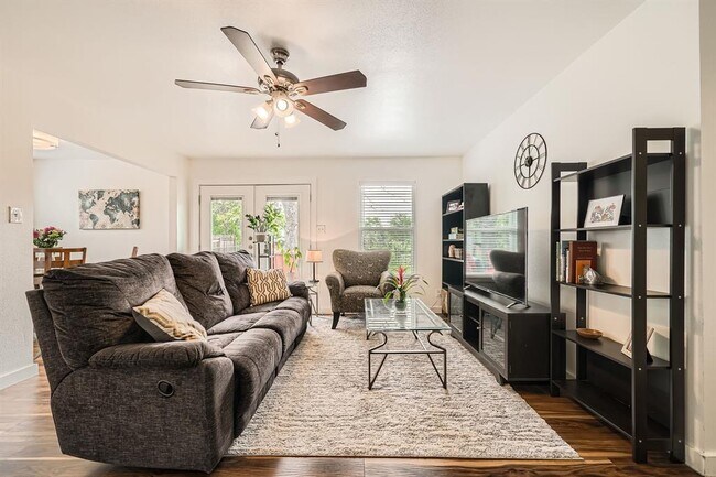 Building Photo - 9705 Oriole Dr