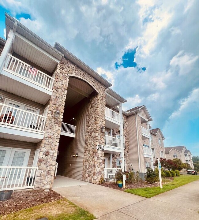 Building Photo - Beautiful 2 Bedroom 2 Bathroom Located in ...