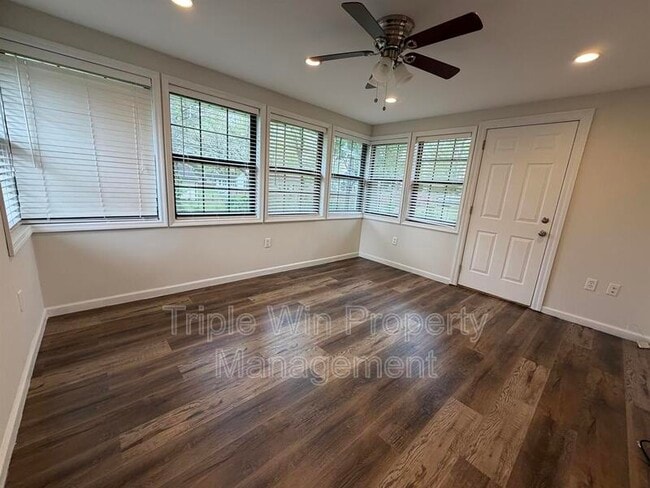 Building Photo - 1045 N Florissant Rd