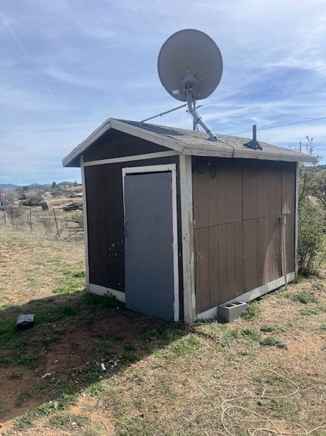 Building Photo - ***3 BEDROOM/2 BATHROOM IN DEWEY***