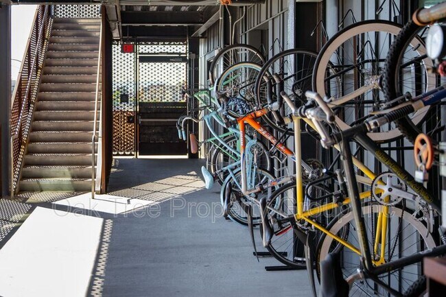 Building Photo - 532 Union St