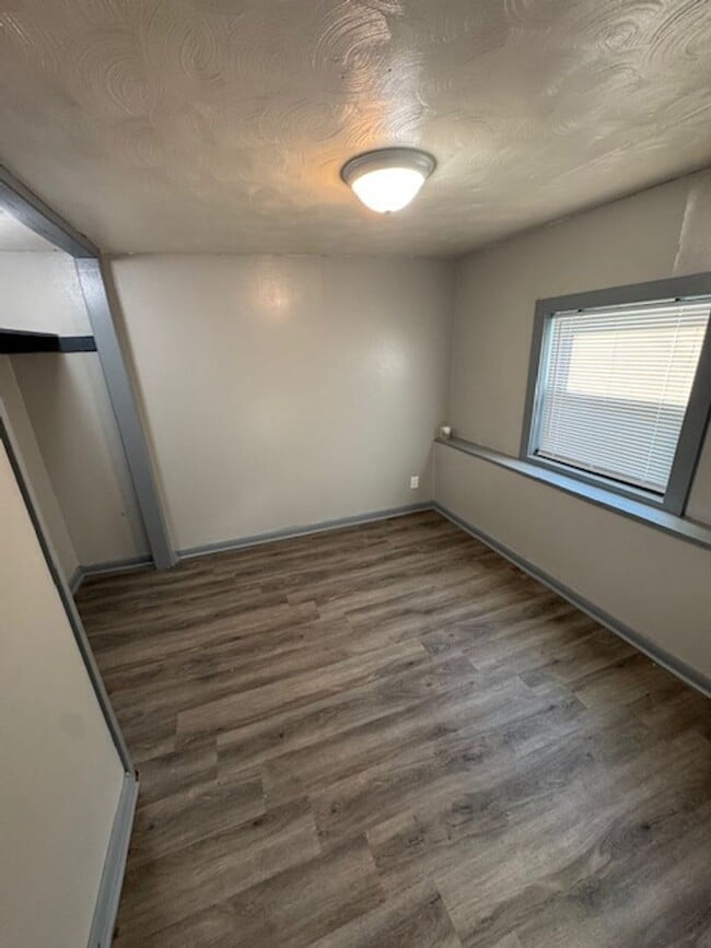 Building Photo - 2203 Rehm Dr