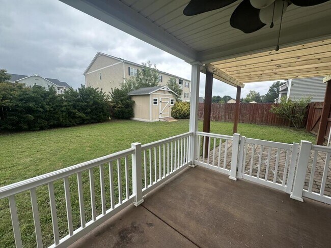 Building Photo - 3571 S Peak Dr