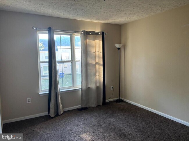 Building Photo - 5113 Garibaldi Pl