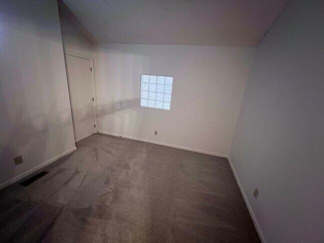 Building Photo - Crossland Downs condo