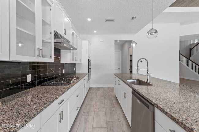 Building Photo - 264 Pine Haven Dr