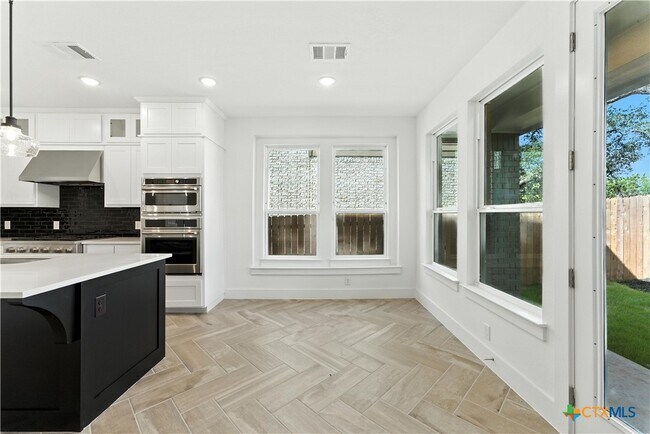 Building Photo - 1057 Easy Gruene