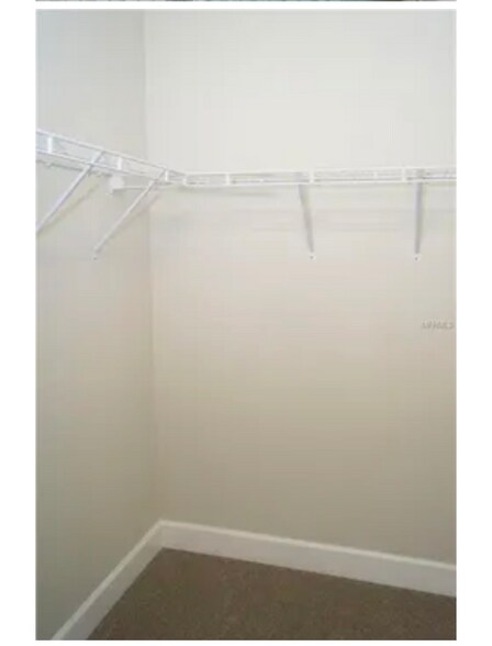 Building Photo - 527 Jetstar Ln
