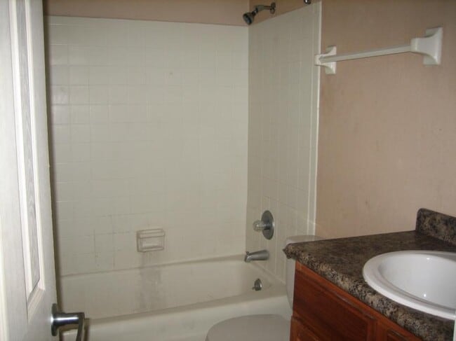 Building Photo - 1 bedroom in Jacksonville FL 32257