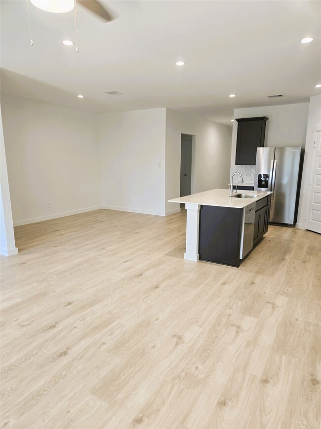 Building Photo - 1203 Via Sacra Dr