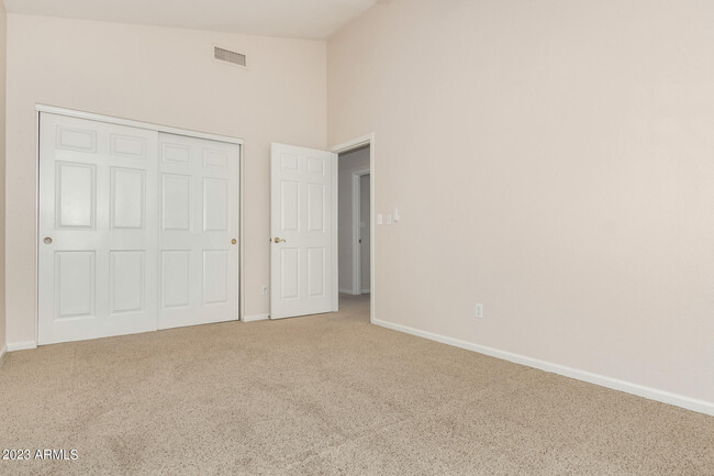 Building Photo - 1638 E Glenhaven Dr