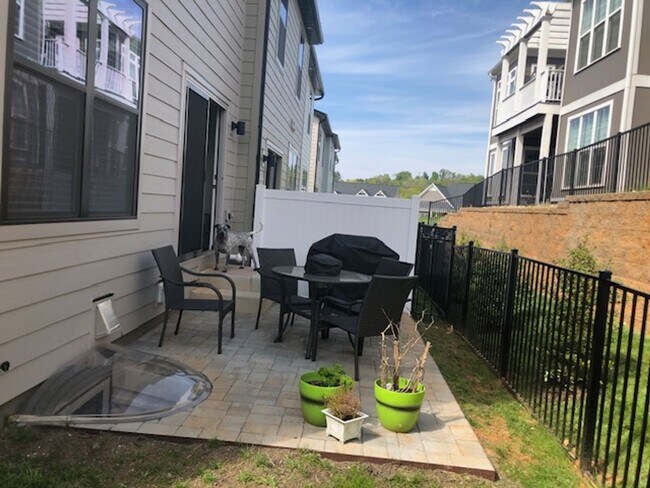 Building Photo - 1674 Delphi Dr