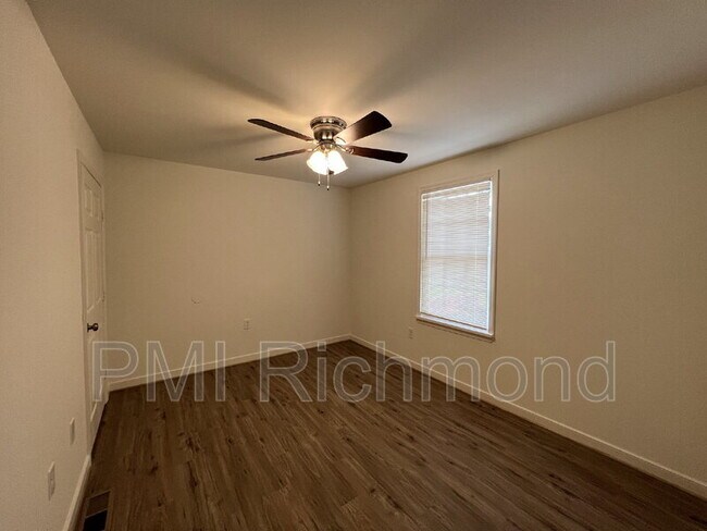 Building Photo - 307 Cedarwood Rd