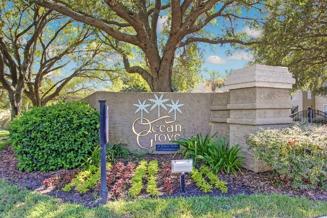 Building Photo - 9 Arbor Club Dr