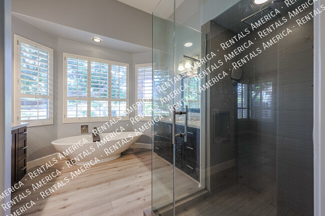 Building Photo - 6806 W Skylark Dr