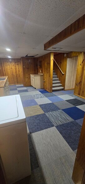 Building Photo - 1420 Thompson Ave