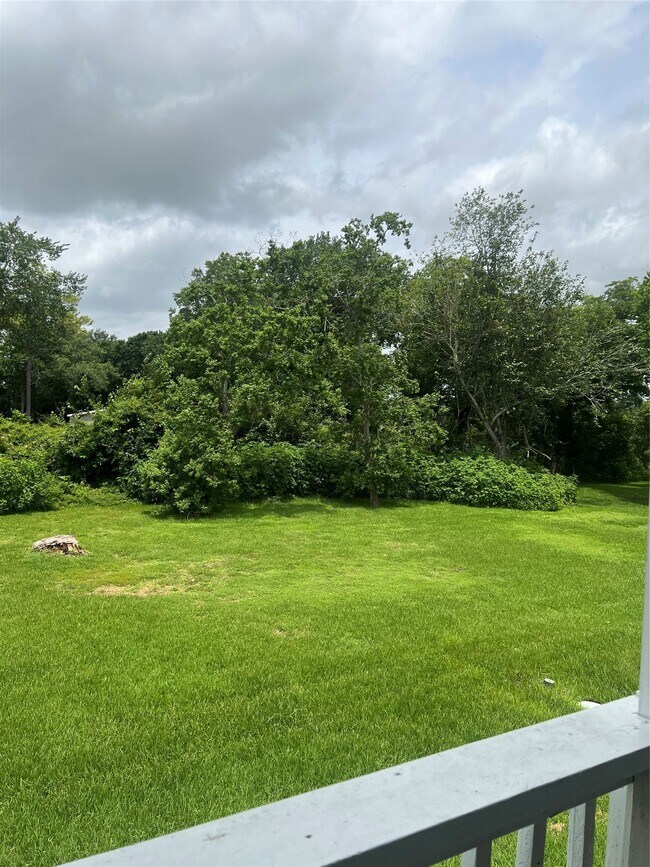 Building Photo - 827 Algoa-Friendswood Rd