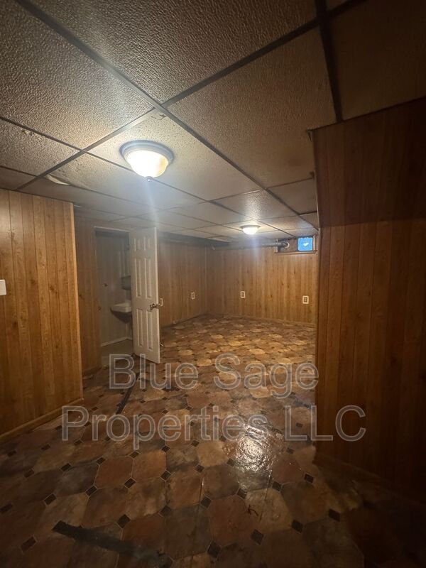 Building Photo - 575 S 4th St