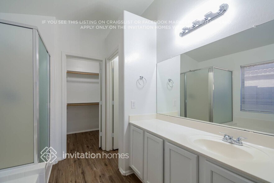 Building Photo - 14938 N 132nd Ln