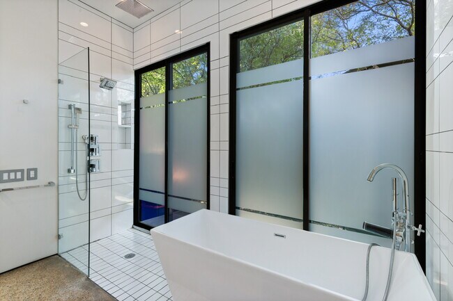 Building Photo - 4156 S Better Dr