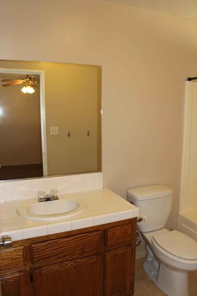 Building Photo - 1327 Clipper Hills Dr