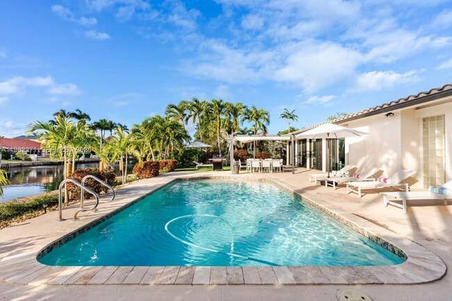 Building Photo - 636 Hibiscus Dr