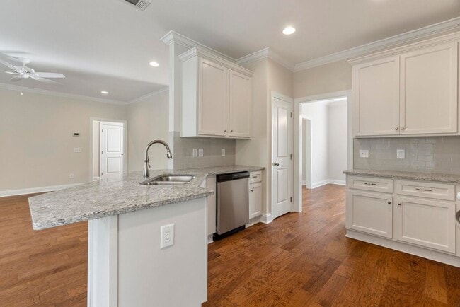 Building Photo - 1642 Academy Dr