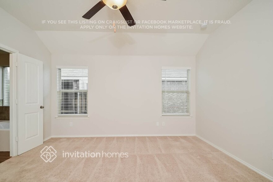 Building Photo - 1790 Alamandine Ave