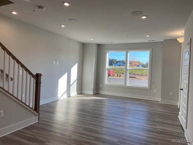 Building Photo - 2759 Acadia Dr